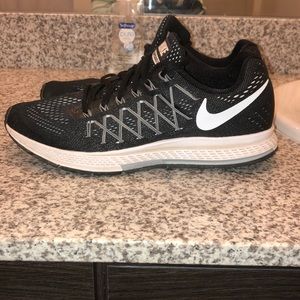 Black and white Nike Zoom Pegasus